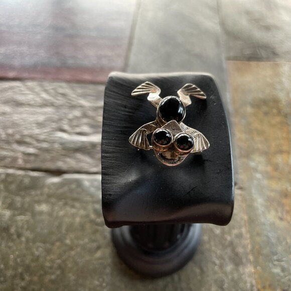 Vintage Native American Sterling Silver Dancing Frog Brooch Southwestern Pin - Picture 3 of 7